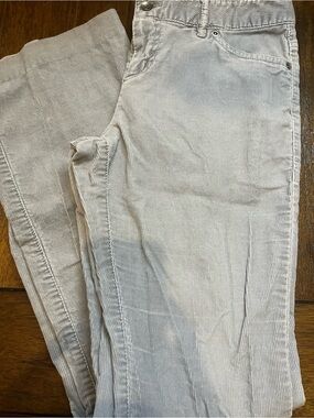 Outback Red Women's Light Gray Skinny Corduroy Jeans